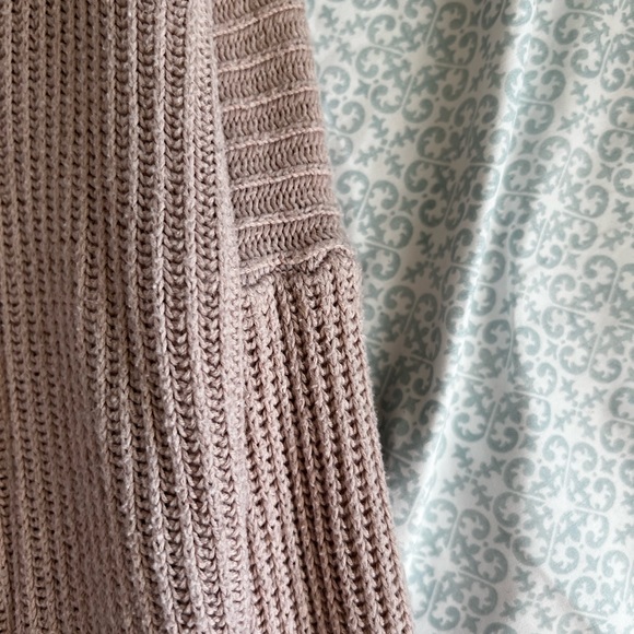 light pink sweater - Picture 4 of 5